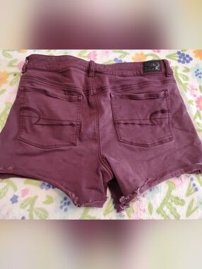 AEO Hi Rise Shorti Wine cut off jean jeans Shorts Women’s size 14 super stretch